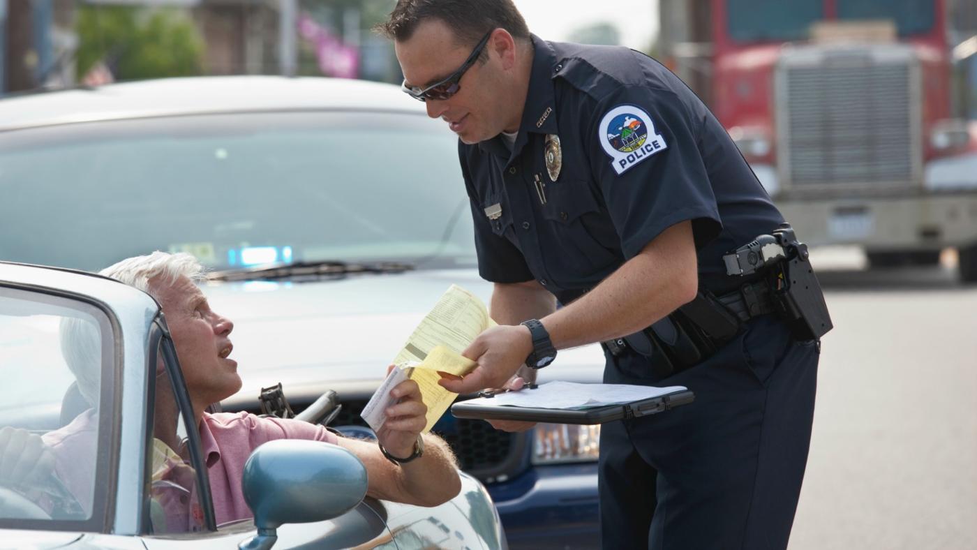 Ги почитувате ли сообраќајните правила? - ѓакон Владимир Василик