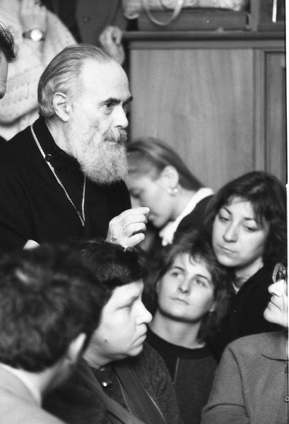 И ние сме икона: осквернета, но и осветена