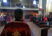 Света Литургија во црквата Свети Никола во Престон