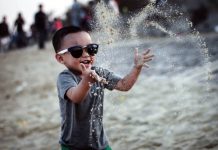 Детенцето и песокот