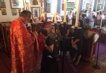 Цветници во црквата Свети Никола во Перт