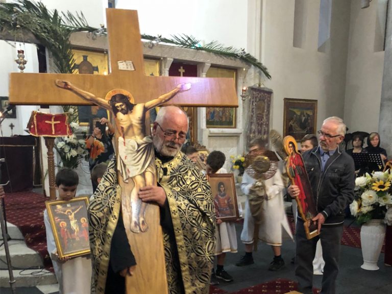 Служба на Светите и Спасителни Христови Страдања во Соборната црква во Сиденхам