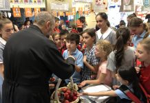 Часови по веронаука во основно училиште во Пикхрст (Сиднеј)