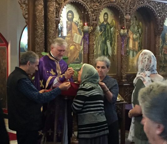 Велики вторник - Литургија на Претходно-осветени дарови во црквата Света Петка во Мил Парк