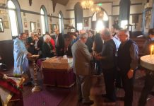 Празникот Духовден во црквата Свети Никола во Перт