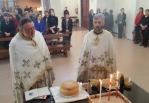 Света Литургија во црквата Свети Никола во Престон (Недела на Самарјанката)