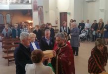 Света Литургија во црквата Свети Никола во Престон (Илинден)