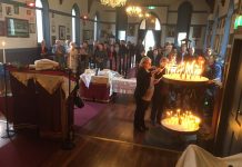 Света Литургија во црквата Свети Никола во Перт (Илинден)