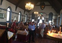 Света Литургија во црквата Свети Никола во Перт (17 – та Недела по Педесетница)