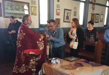 Света Литургија во црквата Свети Никола во Перт (16 Недела по Педесетница)