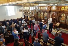 Света Литургија во црквата Света Петка во Мил Парк (20-та Недела по Педесетница)