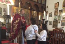 Света Литургија во црквата Свети Никола во Перт (20-та Недела по Педесетница)