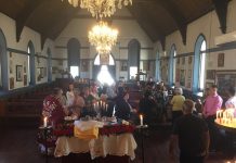 Света Литургија во црквата Свети Никола во Перт