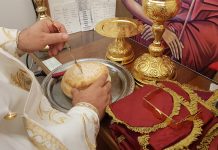 Света Литургија во црквата Света Злата Мегленска во Хоперс Кросинг