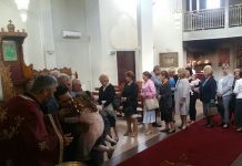 Света Литургија во црквата Свети Никола во Престон (37 Недела по Педесетница)