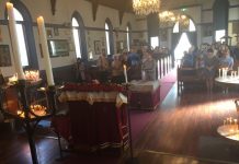 Света Литургија во црквата Свети Никола во Перт (Прочка)