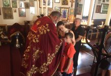 Света Литургија во црквата Свети Никола во Перт (Крстопоклона недела)