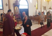 Света Литургија во црквата Света Злата Мегленска во Хоперс Кросинг (Лазарева Сабота)