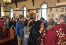 Празникот Цветници во црквата Свети Никола во Перт