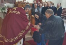 Света Литургија во црквата Свети Никола во Престон (Илинден)