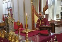 Света Литургија во црквата Свети Никола во Престон (7-ма Недела по Педесетница)