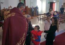 Света Литургија во црквата Свети Никола во Престон (9-та Недела по Педесетница)