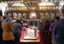 Празникот Крстовден во црквата Света Петка во Мил Парк