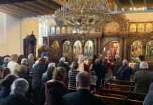 Света Литургија во црквата Света Петка во Мил Парк (14-та Недела по Педесетница)