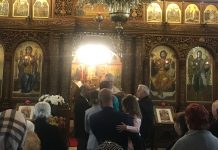 Света Литургија во црквата Света Петка во Мил Парк (15-та Недела по Педесетница)