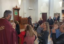 Света Литургија во црквата Свети Никола во Престон (15-та Недела по Педесетница)