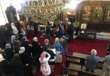 Света Литургија во црквата Света Петка во Мил Парк (17-та Недела по Педесетница)