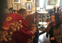 Света Литургија во црквата Свети Никола во Перт (16-та Недела по Педесетница)