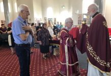 Света Литургија во Соборната црква во Сиденхам (Собор на Свети Архангел Михаил)