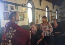 Света Литургија во црквата Свети Никола во Перт (Собор на Свети Архангел Михаил)