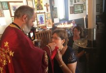 Света Литургија во црквата Свети Никола во Перт (Воведение на Богородица – Пречиста)