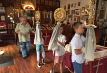 Света Литургија во црквата Свети Никола во Перт (Недела на светите Праотци)