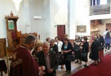 Света Литургија во црквата Свети Никола во Престон (33-та Недела по Педесетница)