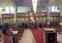 Света Литургија во црквата Свети Никола во Престон