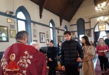 Света Литургија во црквата Свети Никола во Перт (3-та Недела по Педесетница)