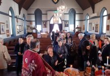 Света Литургија во црквата Свети Никола во Перт