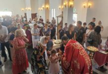 Божик во Перт