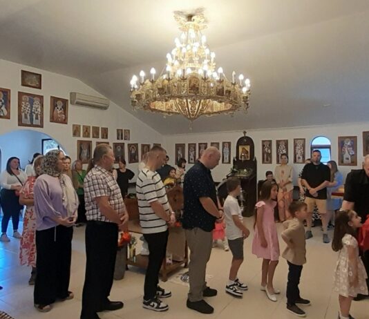 Божик во Донибрук